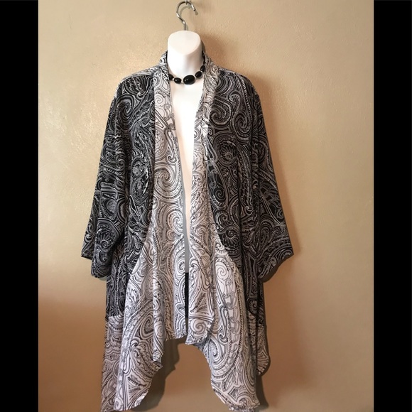 Catherines Tops - Catherine’s black/white asymmetrical top size 3X